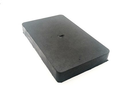 Flat-Top Rubber Block · 20mm — Solid rubber block, flat top, 165 × 105 × 20 mm