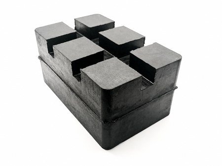 Grooved Rubber Block · 80mm — Flat on one side, grooved on the other, 165 × 105 × 80 mm